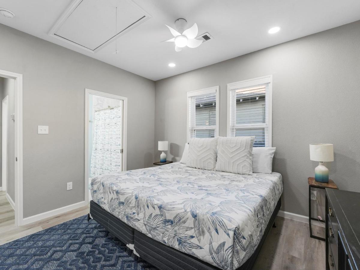 Galveston Escapes - Walk To Beach And Restaurants Extérieur photo